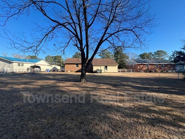 Building Photo - 5313 Hampton Rd