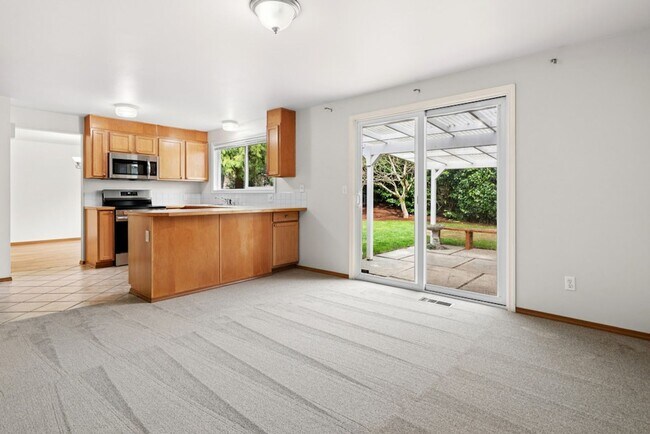 Building Photo - 3Bd/1.75Ba Bellevue House