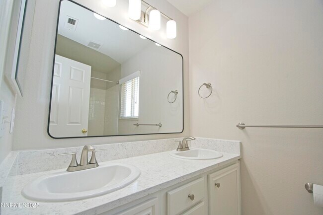 Building Photo - 5254 Tappan Ct