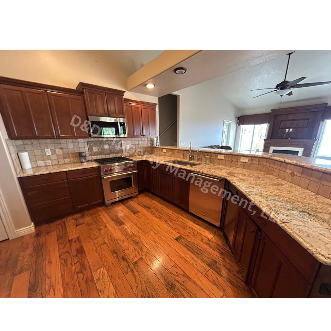 Building Photo - 568 Mahard Dr