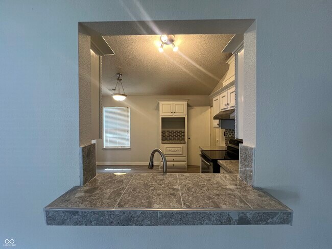 Building Photo - 2010 Twin Leaf Ct