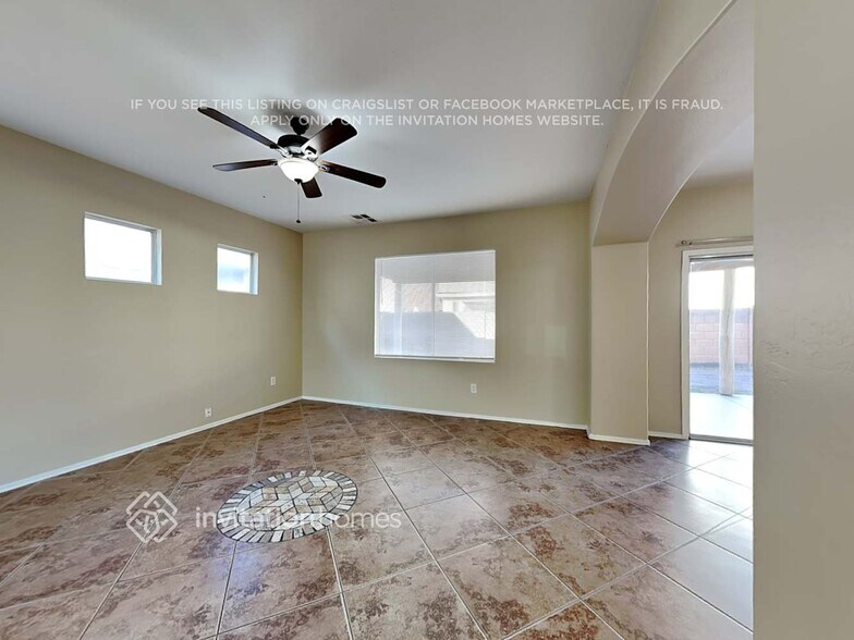 Building Photo - 4122 W Irwin Ave