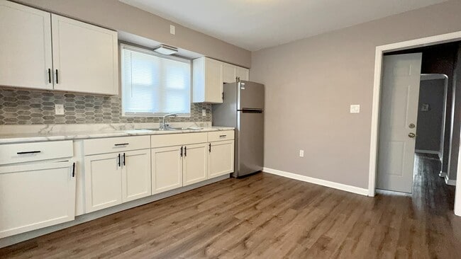 Building Photo - 5056 N 25th St