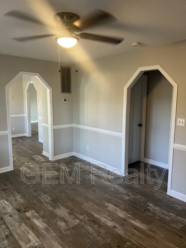 Building Photo - 103 Holmes Ct