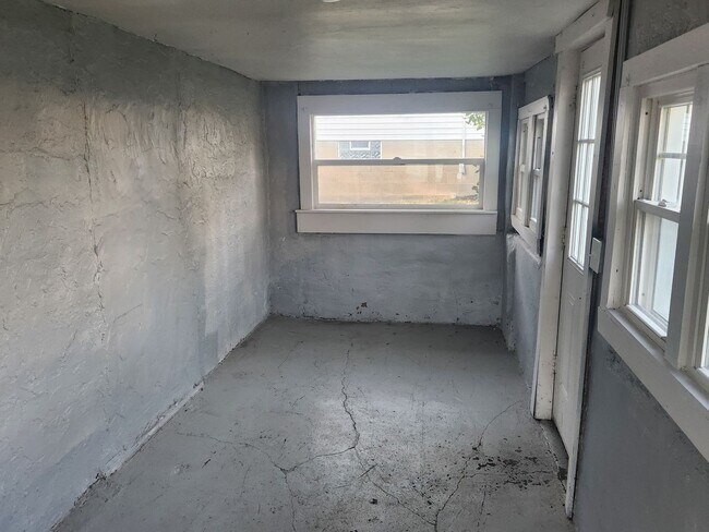 Building Photo - 650 Stevenson Ave