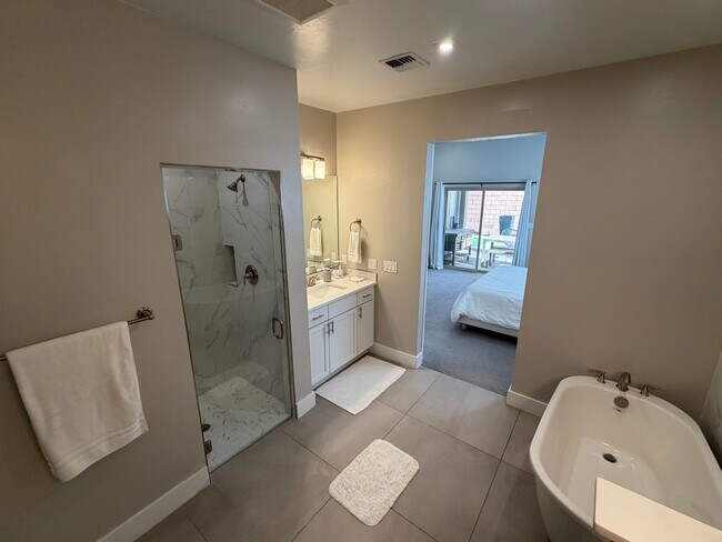 Building Photo - 7900 Tiburon Hills Drive NW