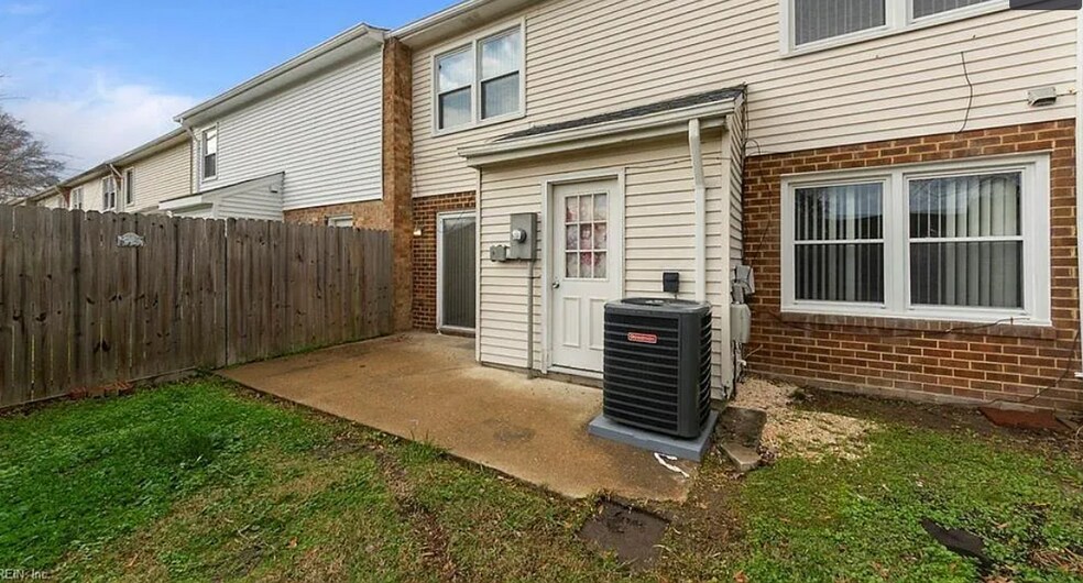 Building Photo - 4751 Old Hickory Rd