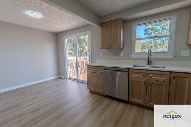 Building Photo - 422 Machias Pl