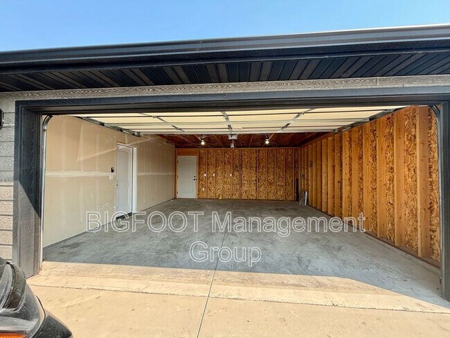 Building Photo - 7995 Avocet Dr