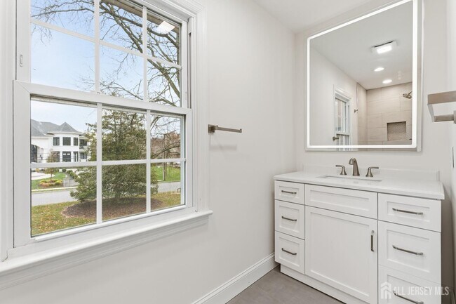 Building Photo - 28 Southfield Rd