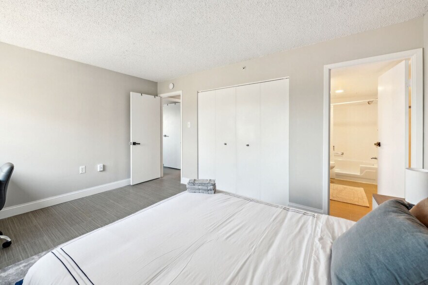 Building Photo - 1711 Bellevue Ave