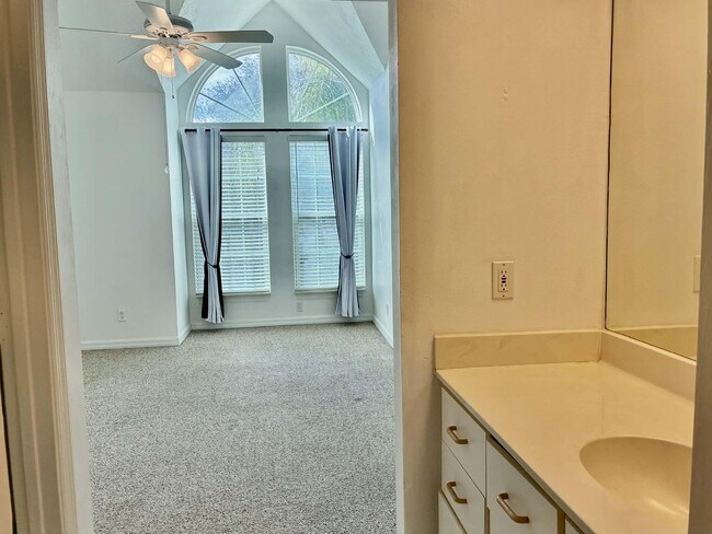 Building Photo - 1930 Westminster Cir