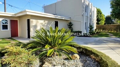 Building Photo - 3690 Country Club Dr