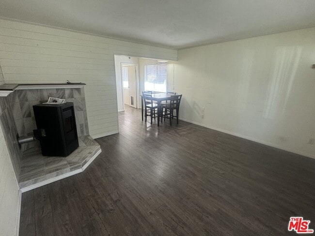 Building Photo - 1029 W Fairway Blvd