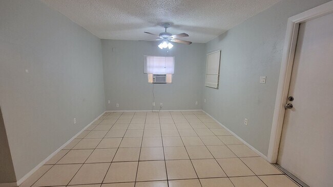 Building Photo - 3731 Papai Dr