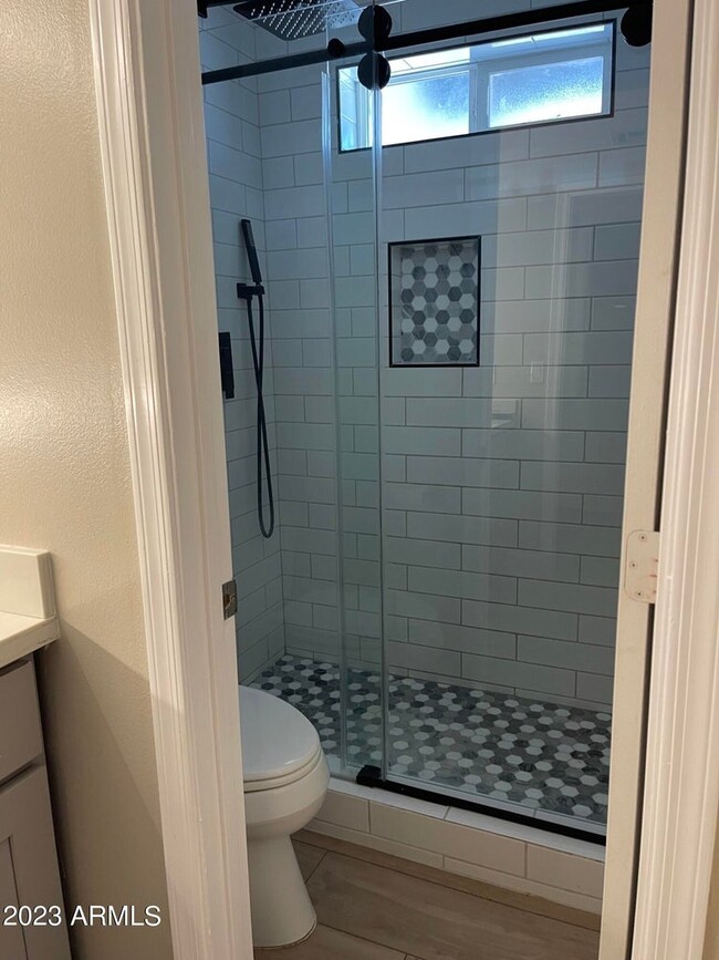 Master Walkin Shower - 108 E Olive Ave