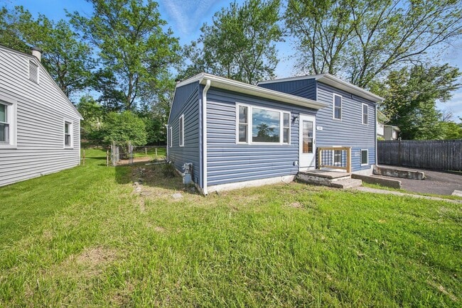 Building Photo - 341 Highland Ave Ext