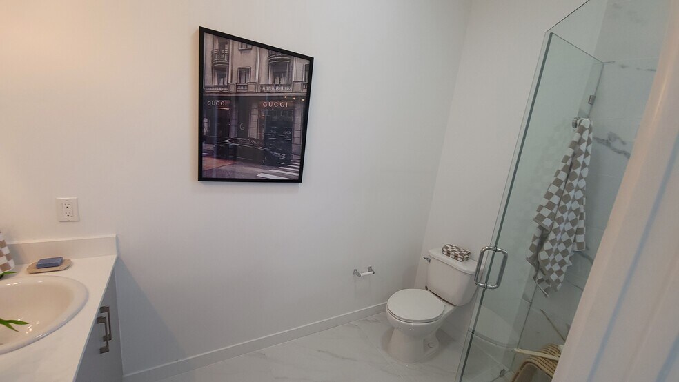 Building Photo - 441 E 23rd St