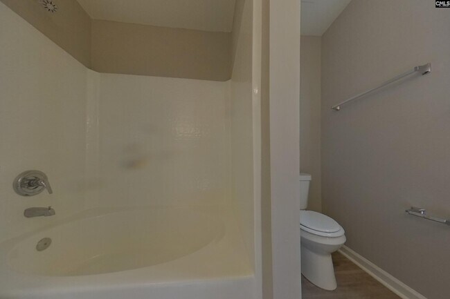 Building Photo - 13 Walnut Grove Way