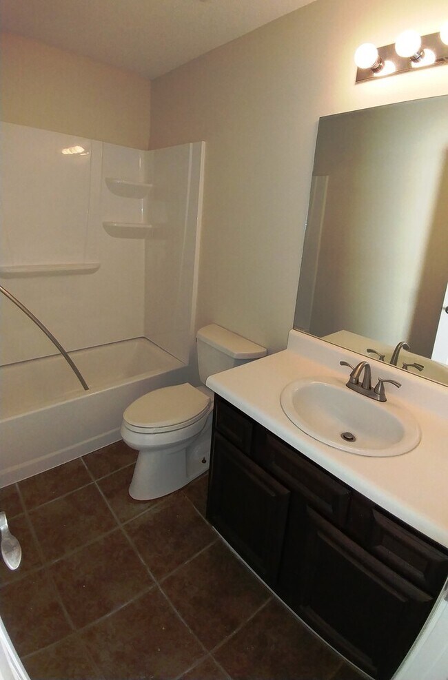 Building Photo - Available end of Julyl!! 4 Bedroom home in...