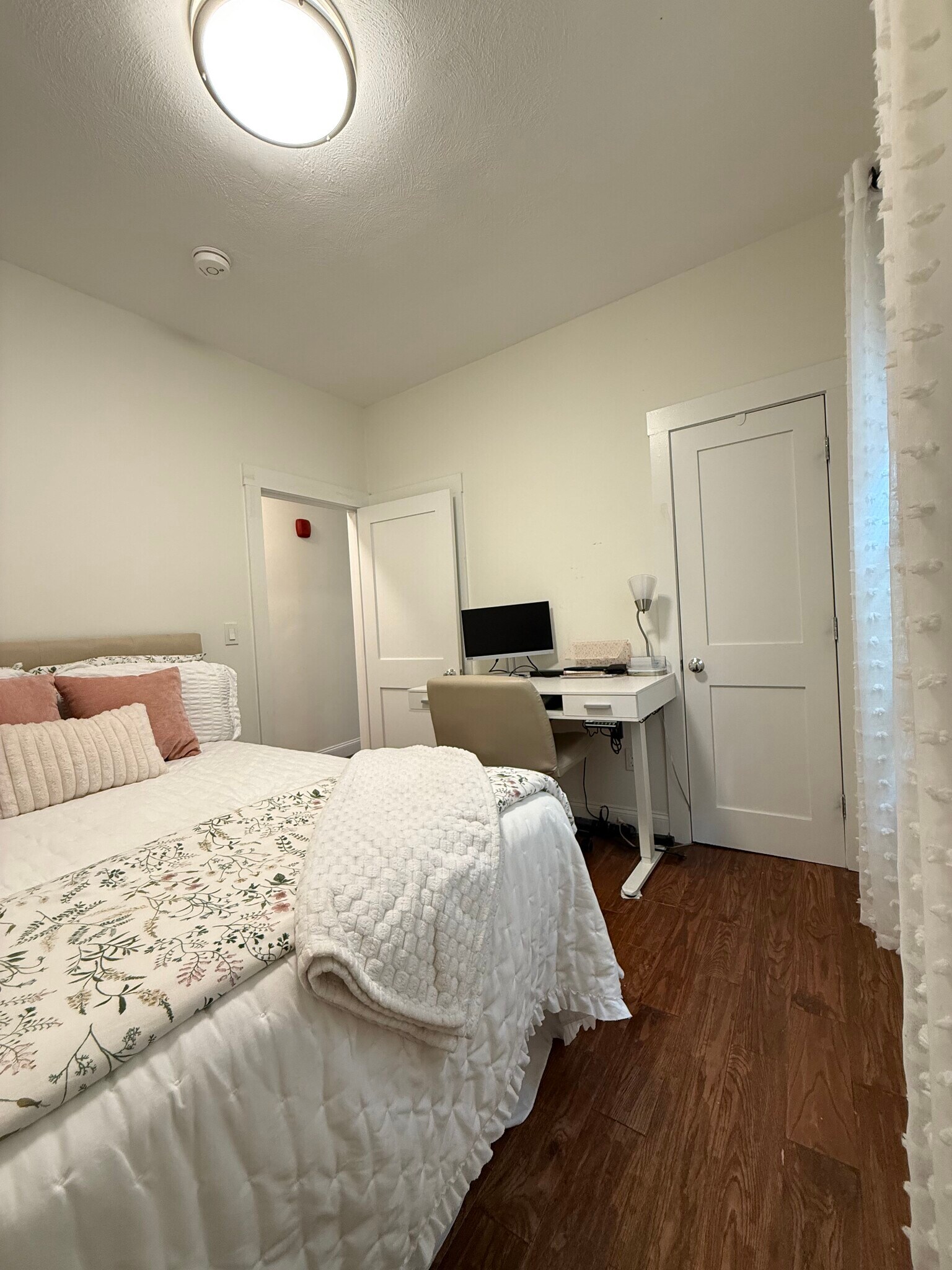 Building Photo - 229 Charles St