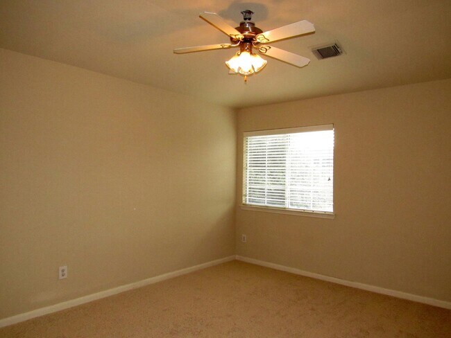Building Photo - 21315 Bella Mountain Dr