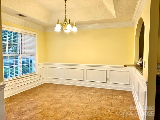 Building Photo - 905 Doris Ray Ct