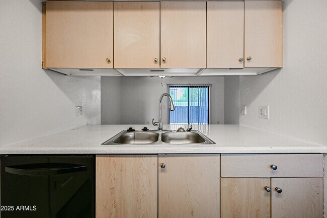 Building Photo - 3065 N 67th Ave