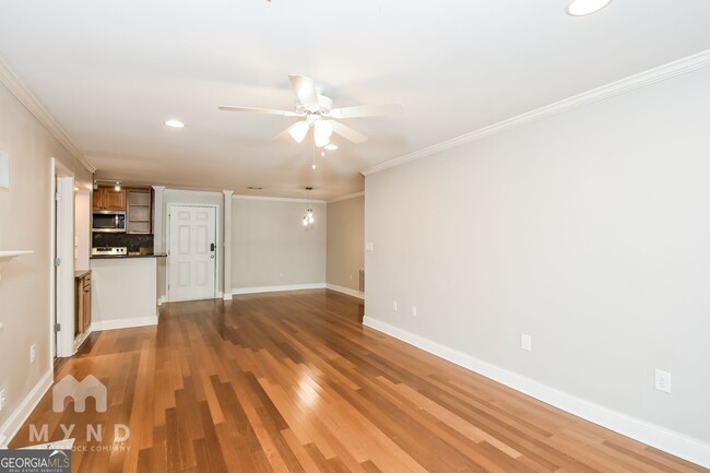Building Photo - 1202 Pine Heights Dr NE
