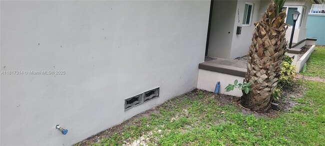Building Photo - 15110 NE 9th Ct