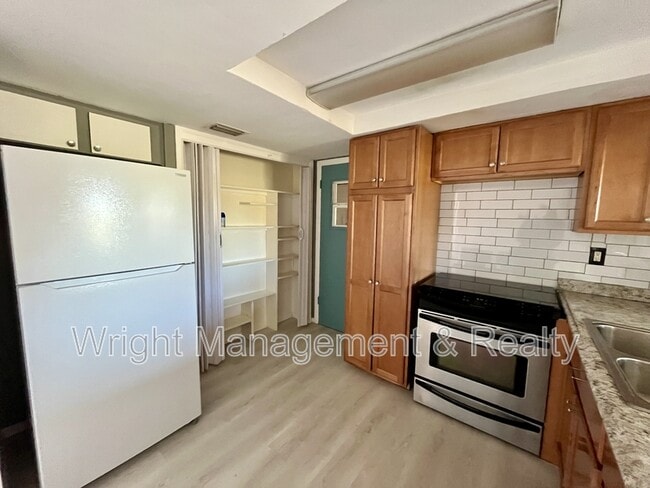 Building Photo - 3907 Luma Dr