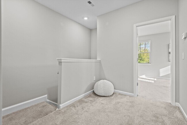 Building Photo - 1136 Commack Dr