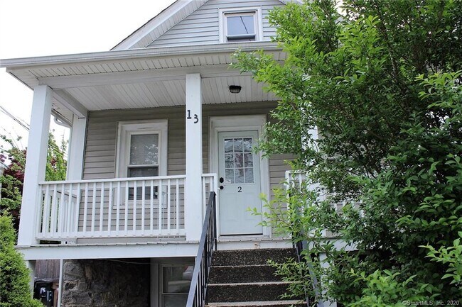 Building Photo - 13 E Walnut St