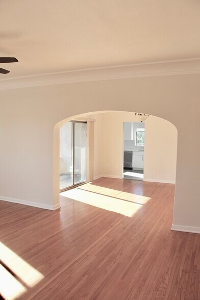 Building Photo - 1239 S Hudson Ave