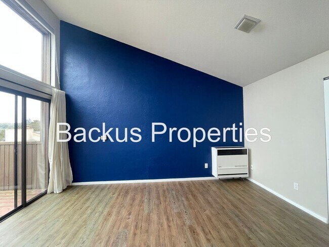 Building Photo - 14685 Charter Oak Blvd
