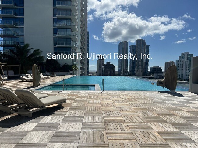 Building Photo - lion4301