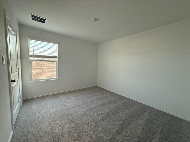 Building Photo - 131 Keefer