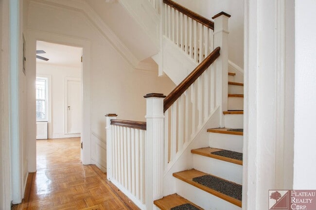 Building Photo - 1340 President St