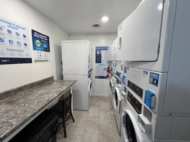 Building Photo - 5 Broadway