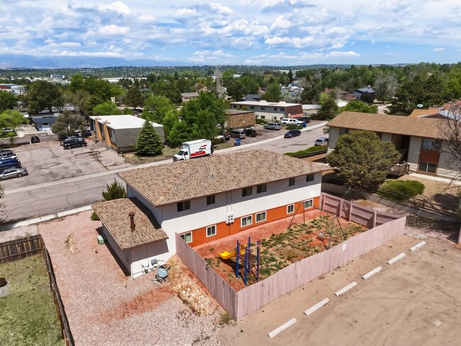 Building Photo - 1447 Nokomis Dr