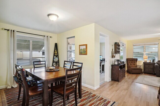 Dining Room - 614 N 7th St