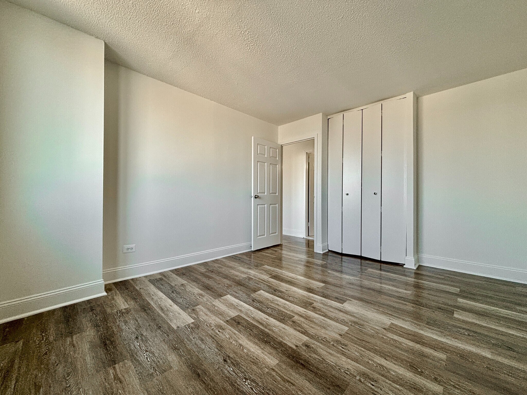 Building Photo - 3333 Broadway