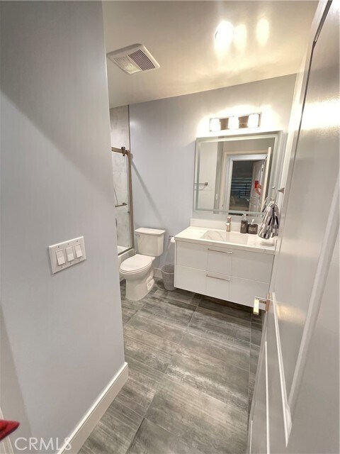 Building Photo - 11568 Newcastle Ave