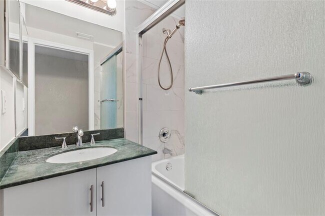 Building Photo - 781 SW 148th Ave