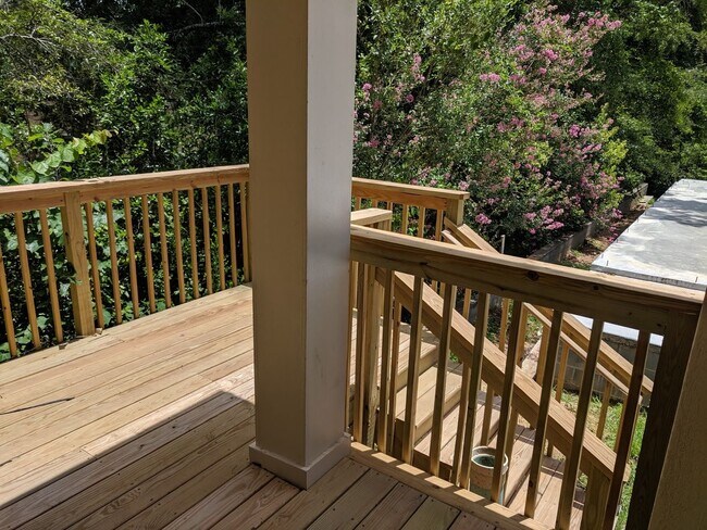 Building Photo - An amazing Townhouse for people who like big open space down Bedroom 4 Bathroom 3.5