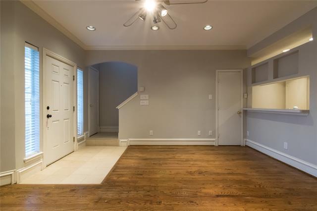 Building Photo - 3904 Brandon Park Dr