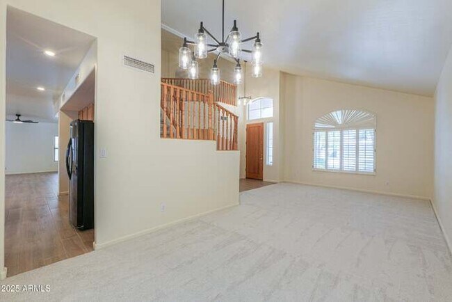 Building Photo - Stunning Cobble Creek II home with pool an...