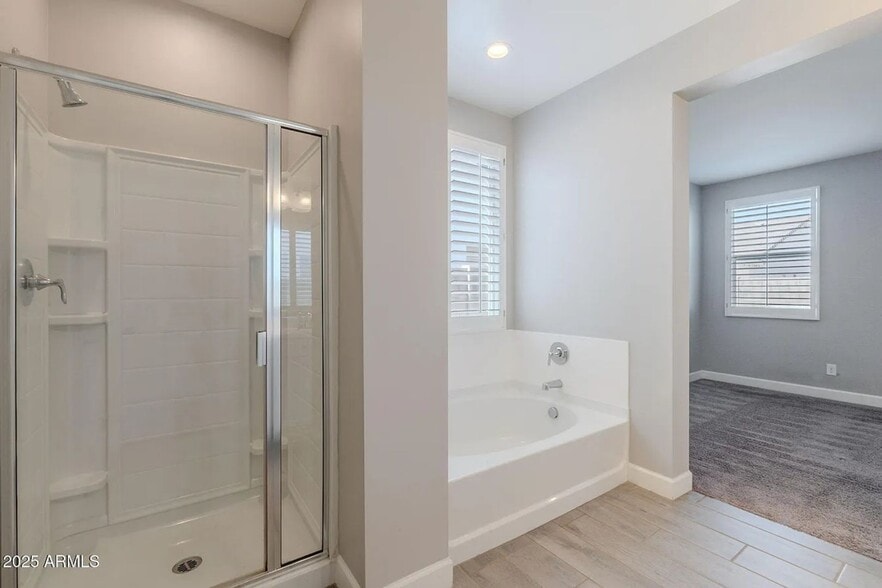 Building Photo - 598 Hazelnut Ln