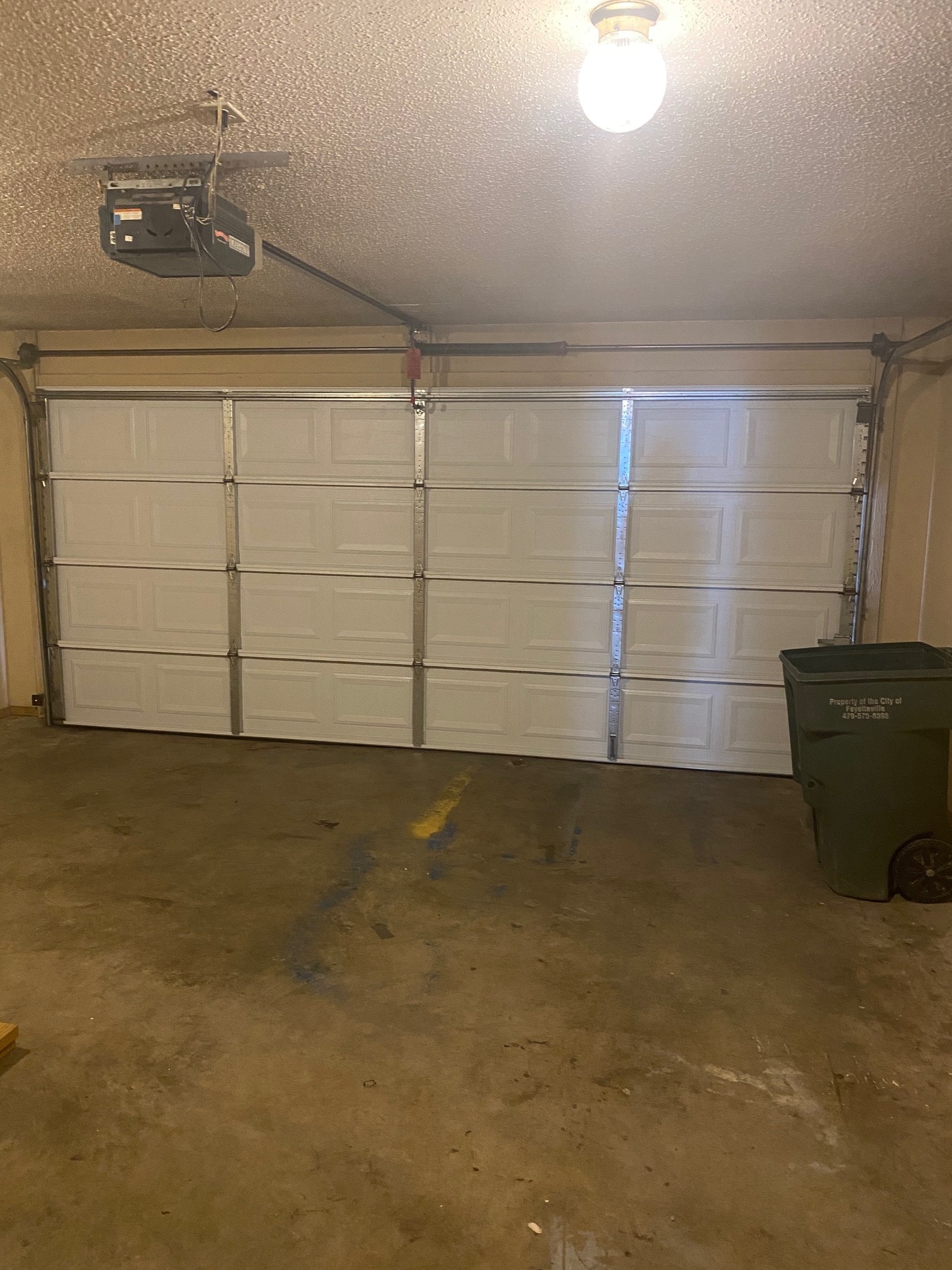 Building Photo - 730 N Daisy Ln