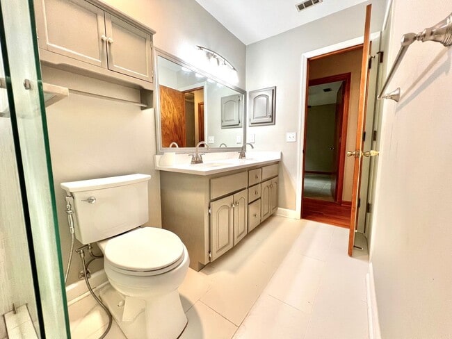 Building Photo - Fabulous house in Avondale on the East sid...